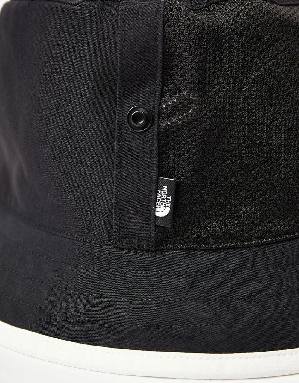 The North Face Class V Reversible Bucket Hat - TNF Black/Gardenia White