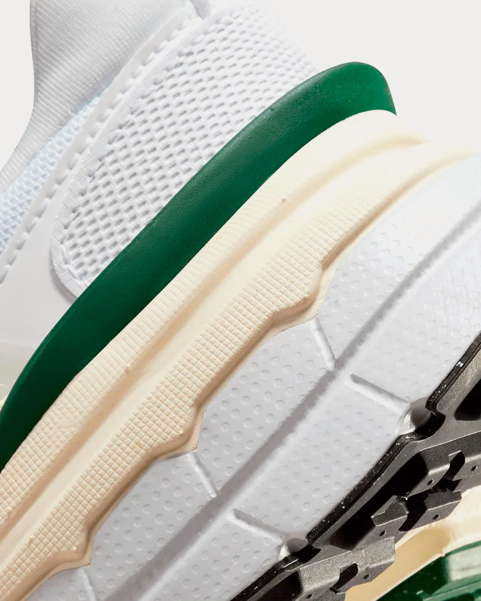 V2K Run Summit White / Green Low Top Sneakers